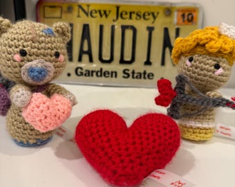 Osos de San Valentín, corazones de Cupido y pandas