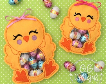 Chicken Peekaboo Treat Bag in the hoop machine embroidery design