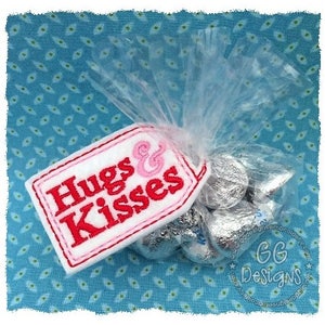 Hugs & Kisses Treat Bag Topper in the hoop machine embroidery design