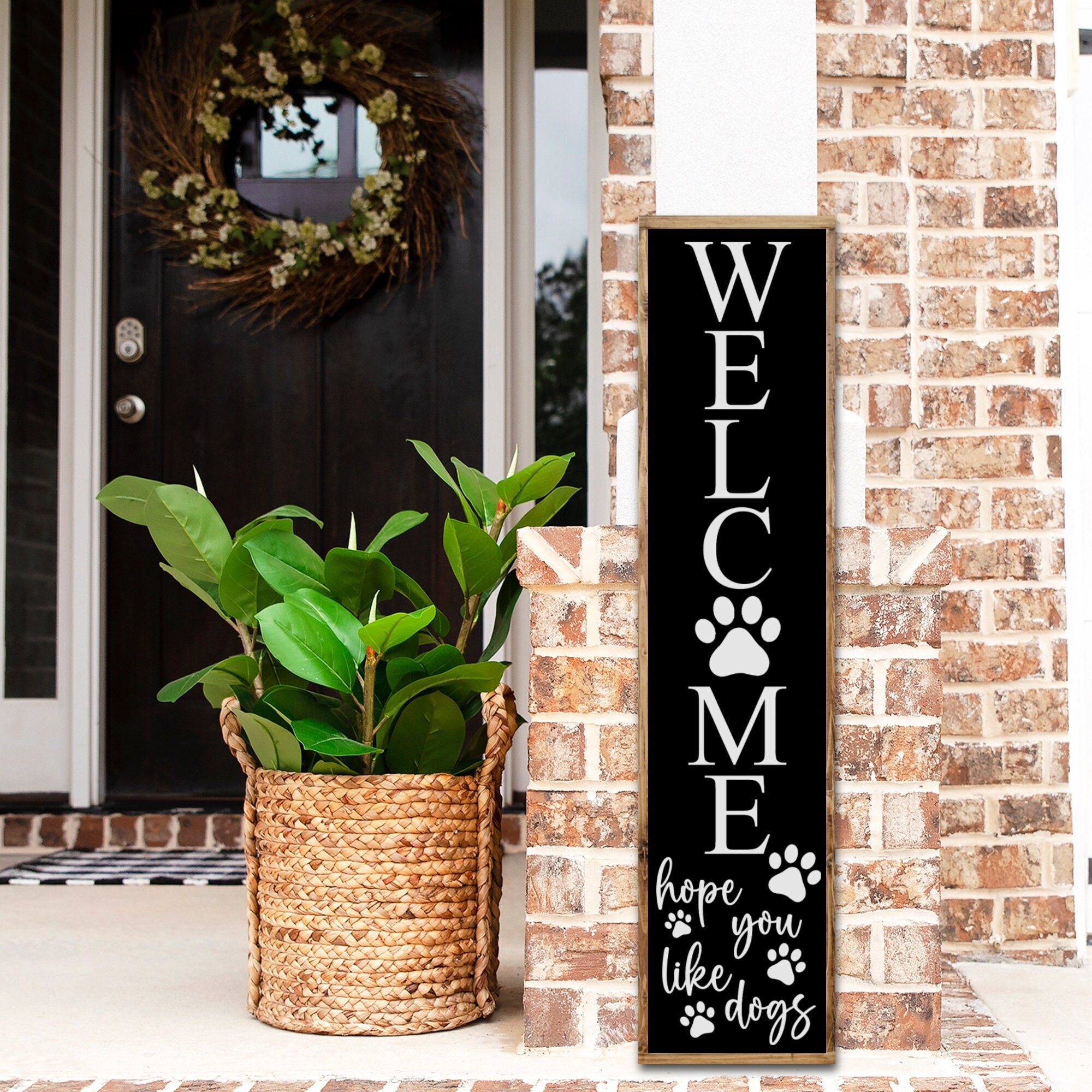 GRNSHTS Dog Welcome Sign We Hope You Like Dogs Wooden Door Hanger Decorations Rustic Front Door Wreath With Greenery Paw Prints Bow For Dog Lovers Housewarming G