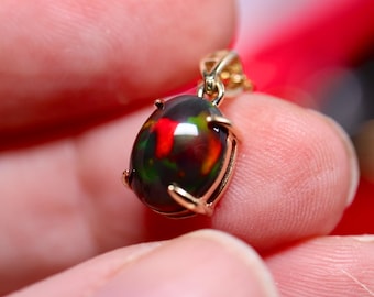 Opal Necklace in 14k Solid gold handmade with a 2ct Black Fire Opal Gemstone with a diamond cut 14k gold chain/Gold Opal Pendant/Black opal