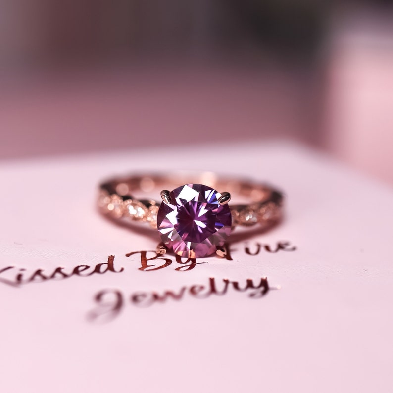 Purple Moissanite Engagement Ring Art Deco Solid Gold Wedding Ring set Diamond bridal ring set in 14k rose gold vintage style, imagen 5