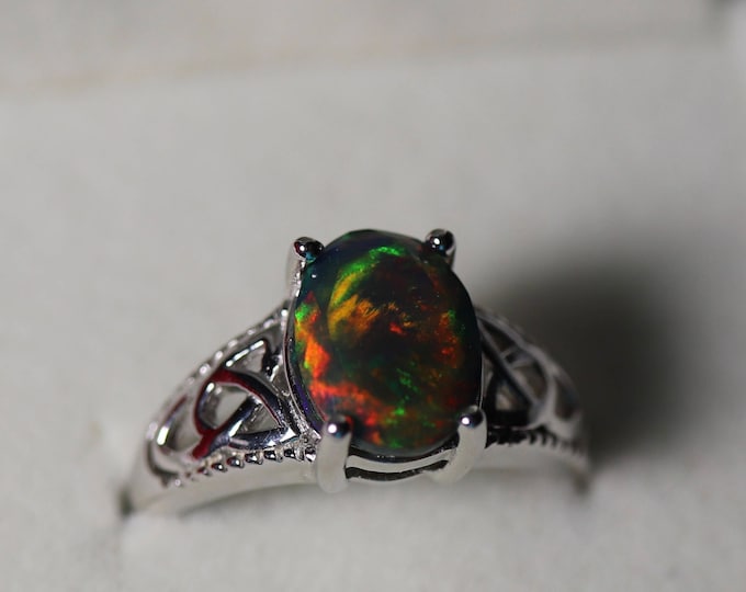 Black Opal ring, Celtic Opal ring, Vintage opal jewelry, Large opal ring, genuine opal, birthstone jewelry, Celtic knot jewelry, silver ring