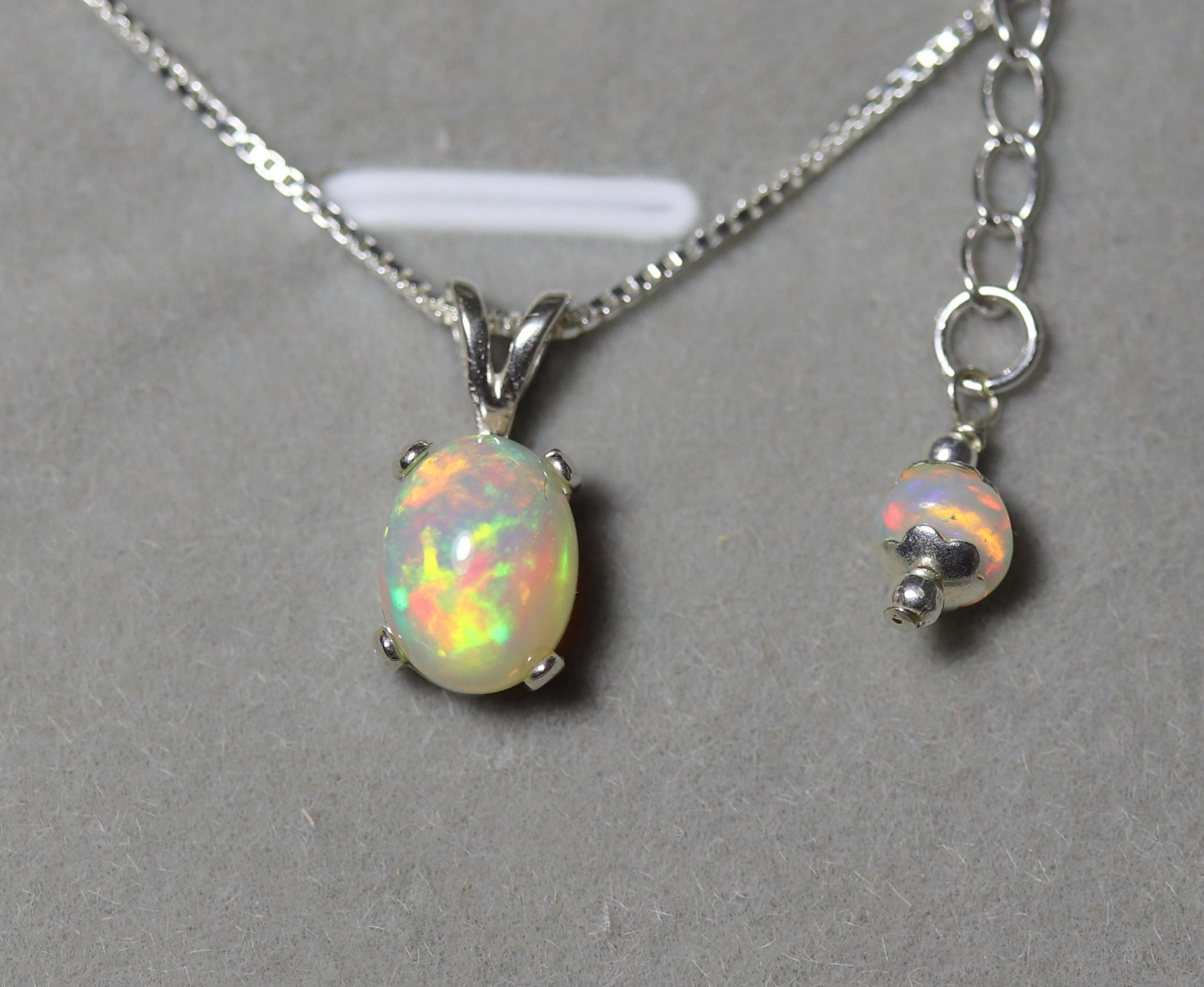 Delicate Round Opal /& 925 Sterling Silver Necklace Pendant Colourful Gift