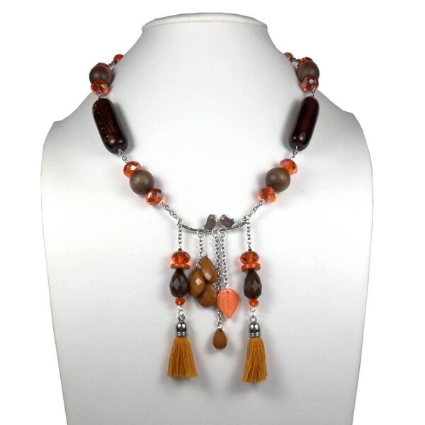 Collier bohème crateur marron orange argenté pompons oiseaux