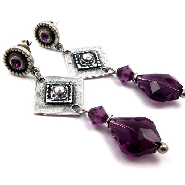 Clous d'oreilles argentés antiques strass perles en cristal Swarovski améthyste (prune) glam'rock