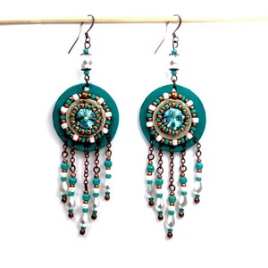 Boucles d'oreilles brodées turquoise blanc émeraude cuivre boho hippie chic cuir cristal Swarovski laiton image 2