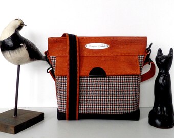 Chic designer shoulder bag in cork orange black tweed coated houndstooth