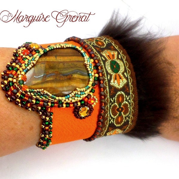 Bracelet manchette cuir brodé créateur orange marron vert pierre gemme oeil de tigre