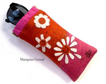 Etui à lunettes souple original en liège rose et orange fleurs écrues