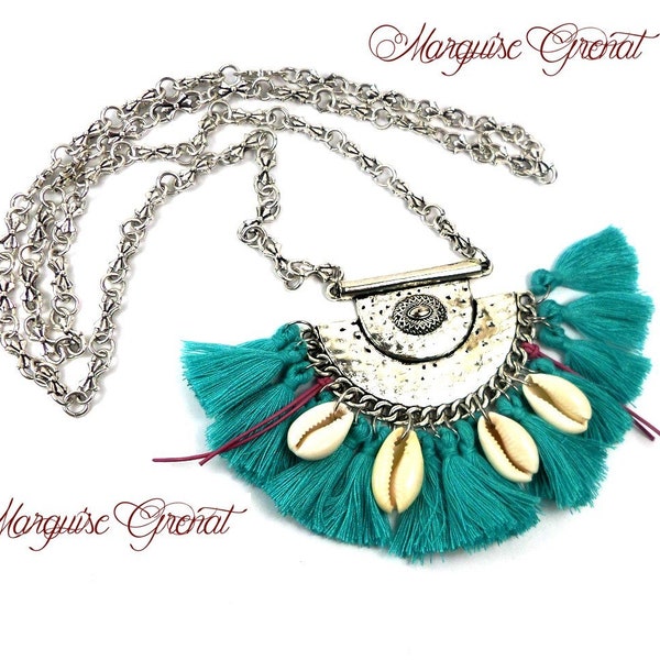 Collier sautoir ethnique argenté turquoise pompons coquillages cauris