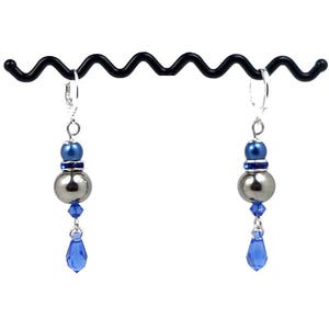 Boucles d'oreilles dormeuses à gouttes bleu saphir cristal Swarovski laiton et acier inox argenté moderne chic zdjęcie 3