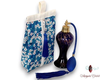 Trousse maquillage bleue fleurs coton Liberty doublée lin enduit écru pompon soie