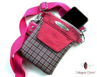 Pochette bandoulière téléphone en liège de luxe rose et imprimé tartan mini pied de poule girly chic