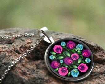 Polish folk pendentif, pendentif polonais, pendentif Amarante, noir et rose, folk mandala, mandala violet, bijoux mandala, mandala fleur