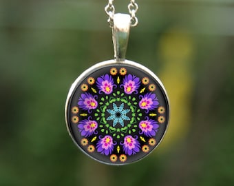 Polnischer Volksanhänger, Polnischer Ausschnitt Anhänger, Folk Mandala, violettes Mandala, Blume Mandala, Mandala Schmuck