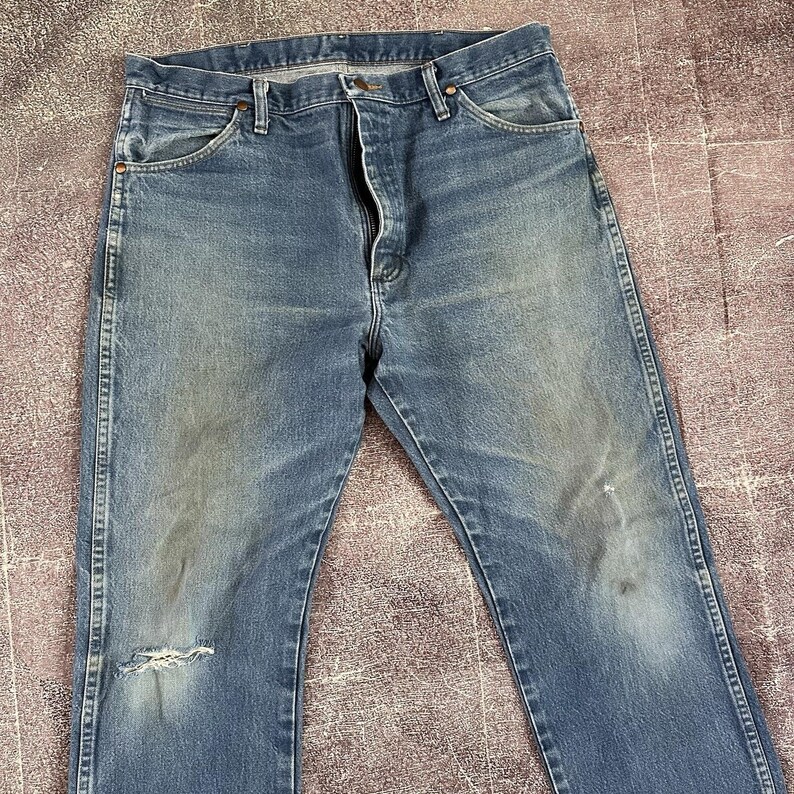 Men's Vintage 90's Wrangler Western Wear Light Blue Denim Work Jeans Sz 36 X 32 image 2