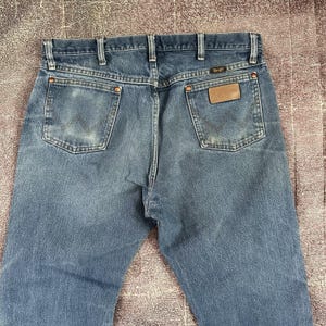 Men's Vintage 90's Wrangler Western Wear Light Blue Denim Work Jeans Sz 36 X 32 image 4