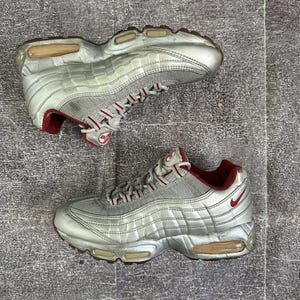 Zapatillas Nike Air Max 95 SL Vintage OG para hombre, color gris neutro, plateado y rojo, talla 8.5 (609088-061) imagen 1