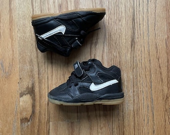 Zapatillas Nike Sky Force Charles Barkley vintage OG de 1992 para bebé, color negro y blanco, talla 3.5.