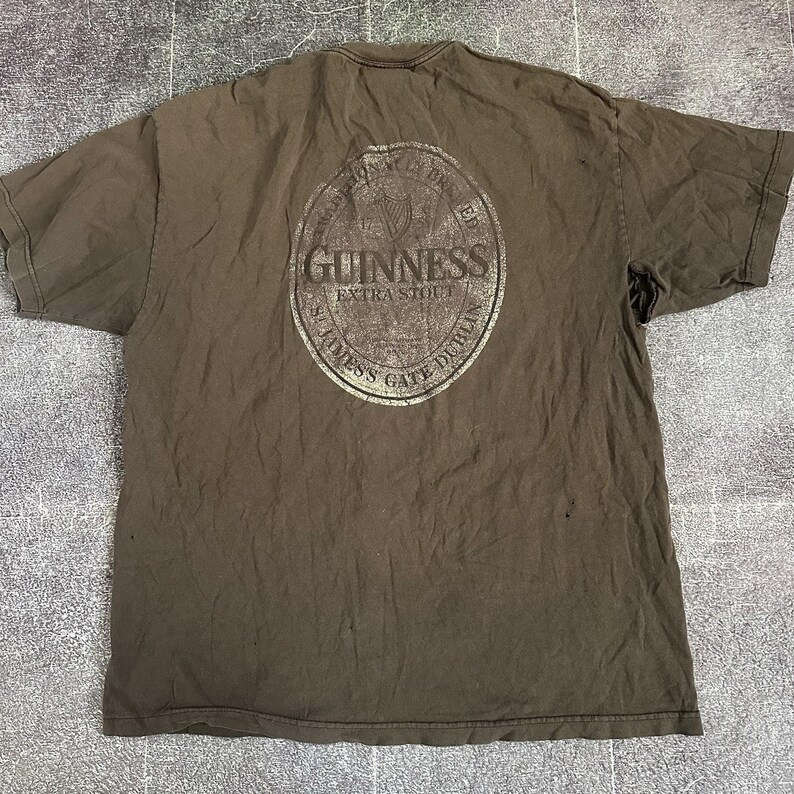 Men's Vintage Y2K Guinness Chocolate Brown Distressed Graphic T Shirt Tee Sz XL image 4