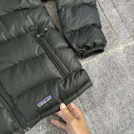 Women's Vintage Y2K Patagonia Black Gray Full Zip up Down Puffer