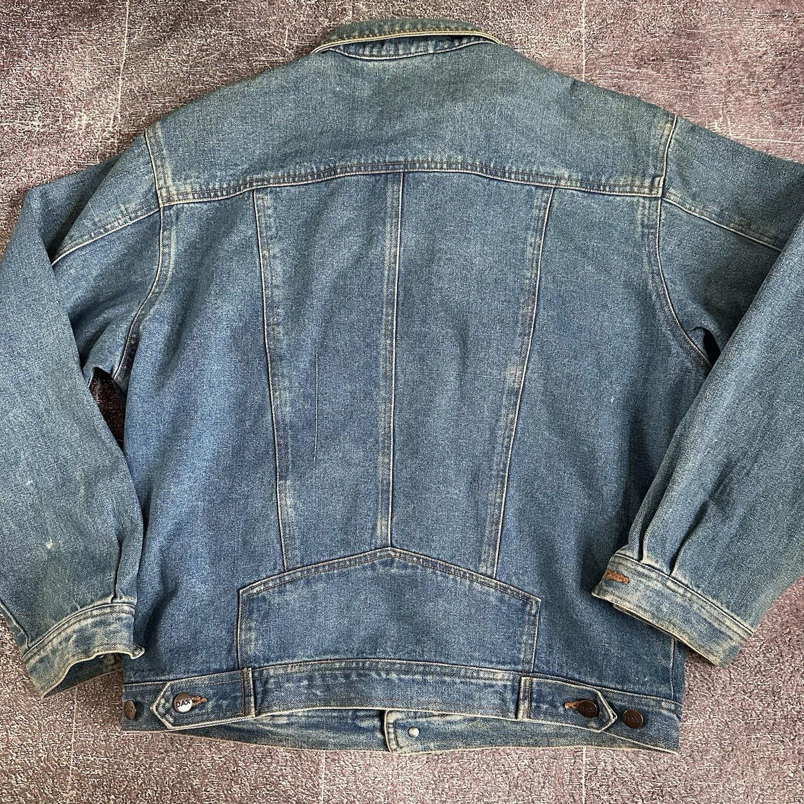 Men's Vintage 90's DAX Blue Faded Button up Denim Trucker Jean