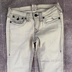 Dam vintage Y2K True Religion USA Billy Boot Cut utsvängda blå jeans storlek 30 x 31 bild 2