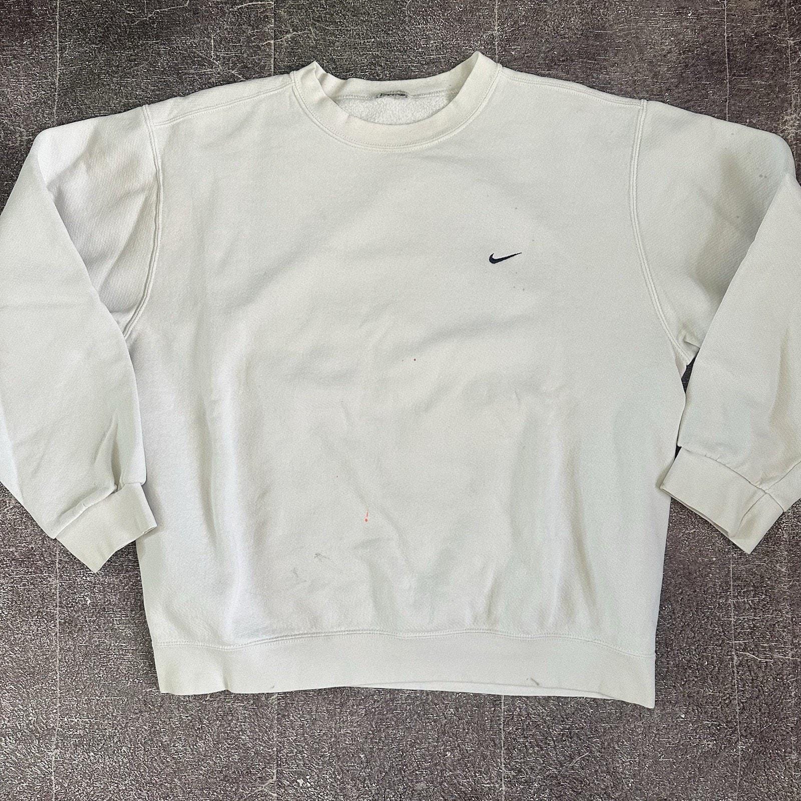 white nike vintage sweatshirt