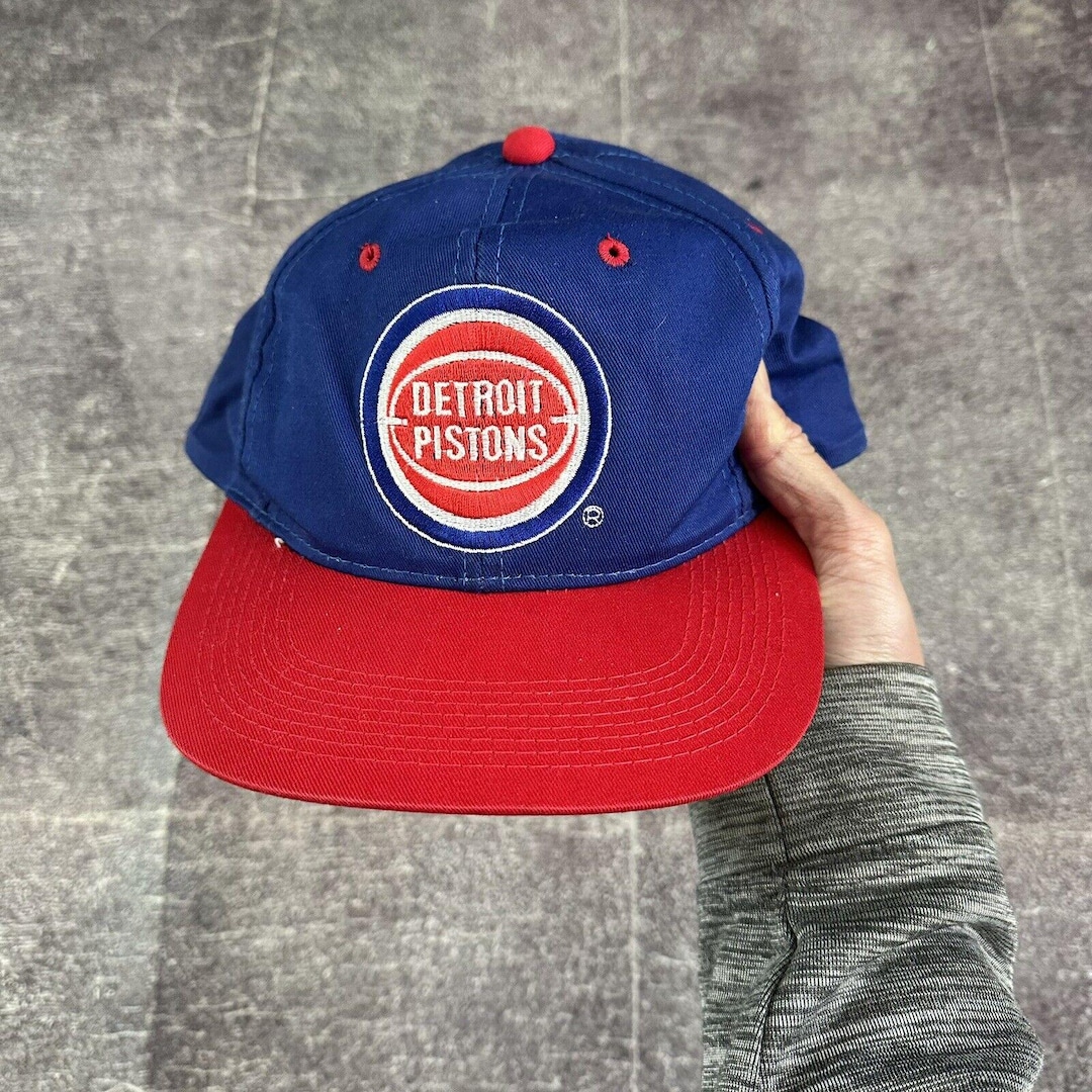 Men's Vintage 90s Sports Specialties Detroit Pistons Plain Logo