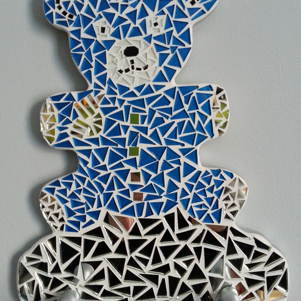 Porte manteau en forme de petit ours en mosaique