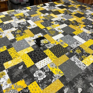 Unfinished Quilt Top, Grey & Yellow, 55 x 68, Quilt Tops for Sale image 3