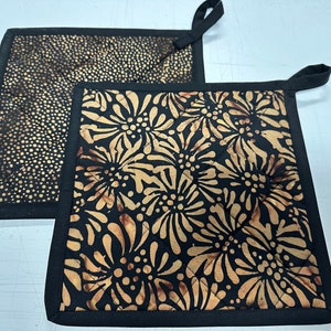 Black & Brown Quilted Pot Holders, Handmade Pot Pads, Housewarming Gift image 6