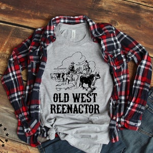 Old West Reenactor Unisex Camiseta, Recreación histórica Historia viva, Salvaje Oeste, Siglo 19, Vaquero imagen 1