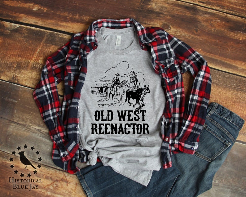 Old West Reenactor Unisex Camiseta, Recreación histórica Historia viva, Salvaje Oeste, Siglo 19, Vaquero imagen 1