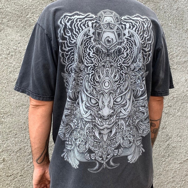 Chemise oversize BARONG . Sérigraphie tatouage démon balinais