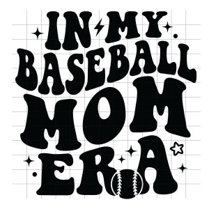Op de afbeelding: Zwart-wit grafisch ontwerp met de tekst "In My Baseball Mom Era" en een honkbal in het midden.