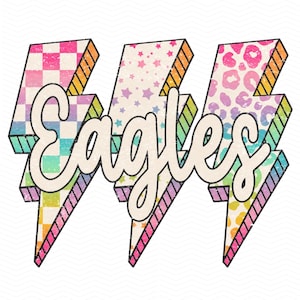 Op de afbeelding: Een grafisch ontwerp met het woord Eagles in een wit cursief lettertype, geplaatst over drie bliksemschichtvormen. De schichten tonen kleurrijke patronen, waaronder een roze en wit dambordpatroon, pastelkleurige sterren en een meerkleurige luipaardprint.