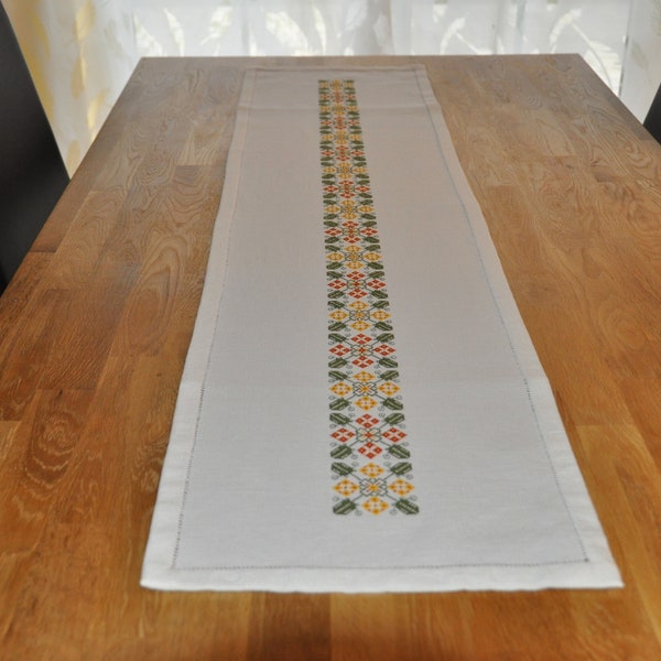 Table Runner "Spring Comes", embroidered, Cross stitch