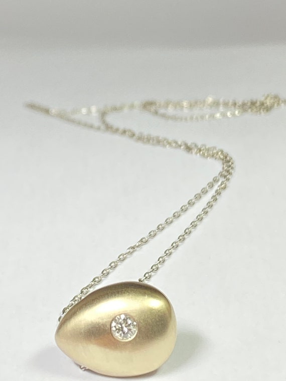 Keeping ashes in a locket deals