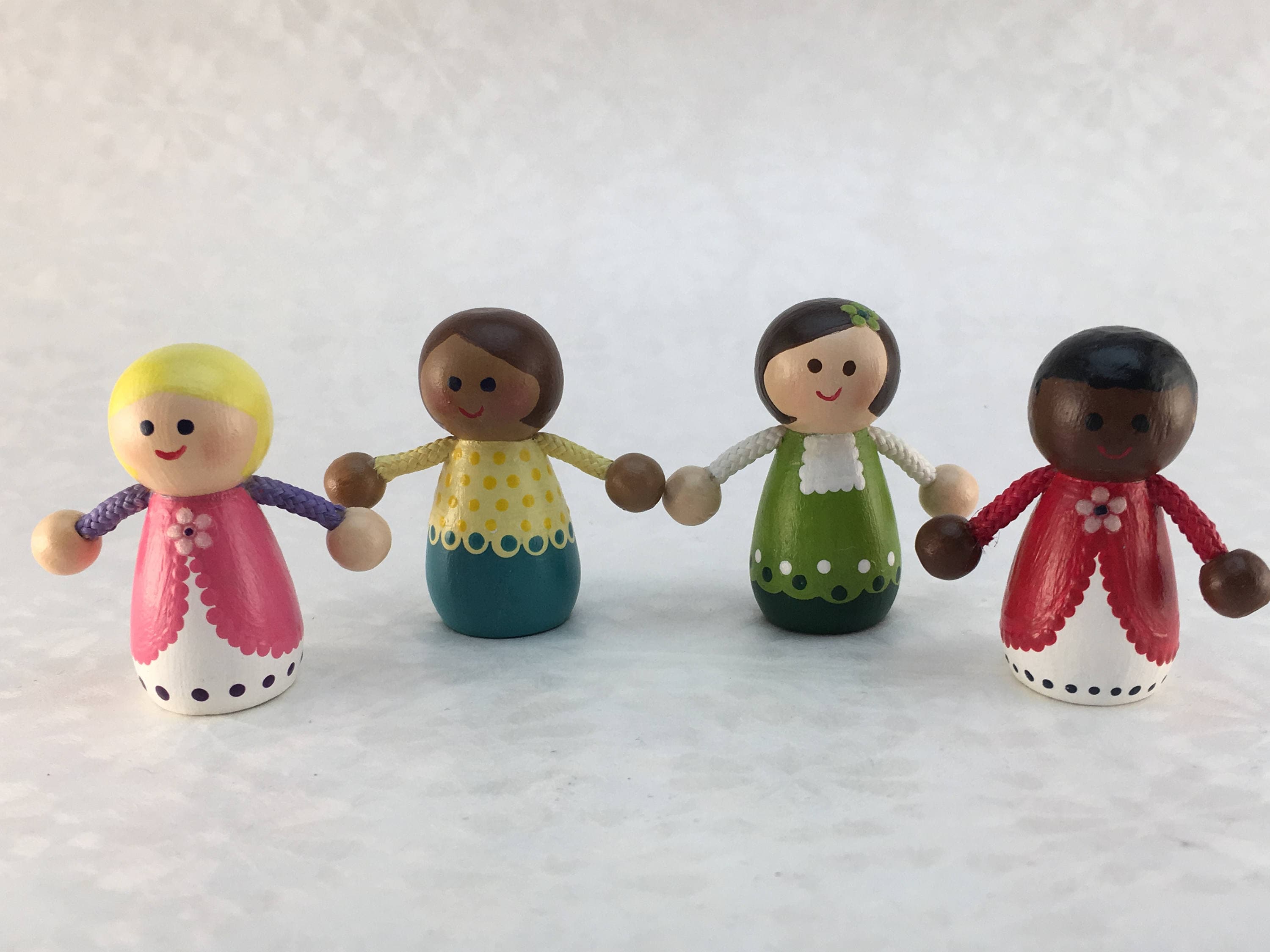 30 Wooden Peg Dolls Unfinished Wooden People Girl W/skirt 