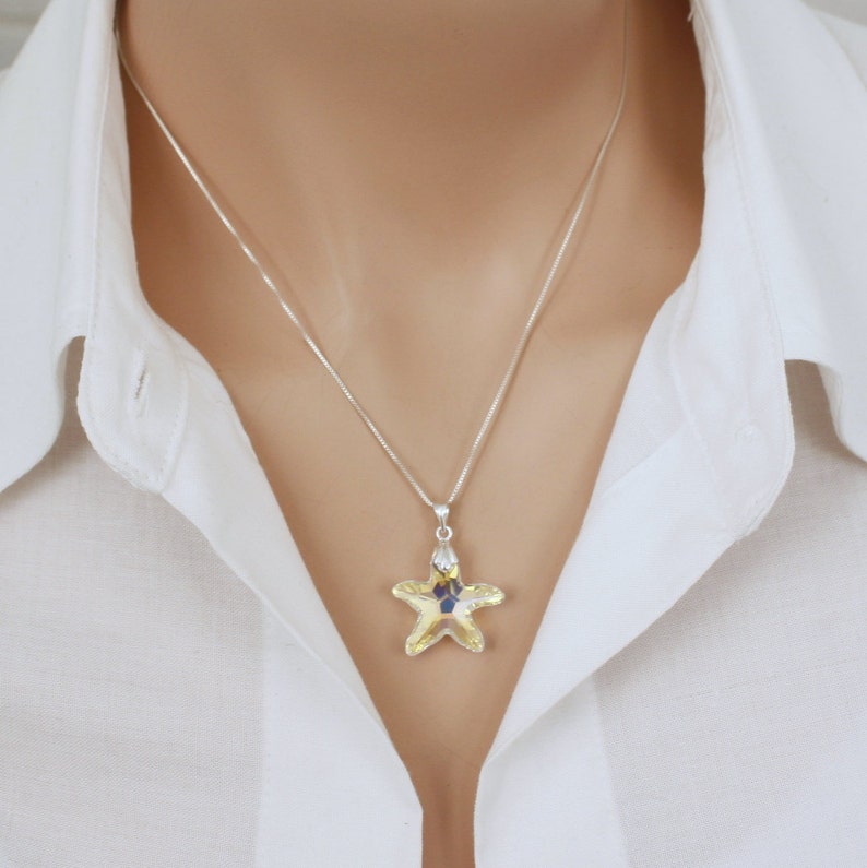 Small Sea Star Necklace in Coconut