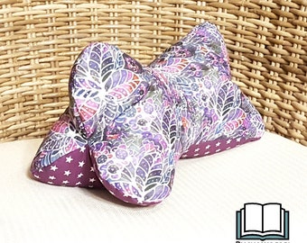 Lectura hueso Batik estilo flores púrpura lectura almohada cuello almohada libro almohada