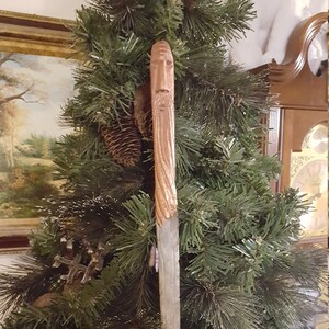 Holz Geist Holz Zauberstab mit verschiedenen Kreaturen