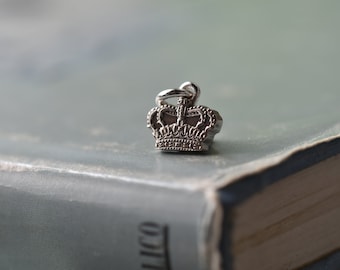 Denmark Crown Necklace. Handmade from a  Vintage Danish Coin | 5 Krone, 1973-1988 | Silver Colour | Pendant | Dainty Jewlery | Dansk