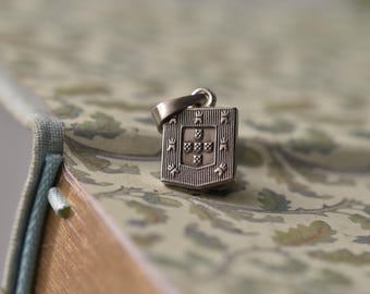Portugal Coat of Arms Necklace. Made from a Portuguese Coin. Handmade Pendant | Upycled | Silver Colour | Lusitania | Made in Portugal.