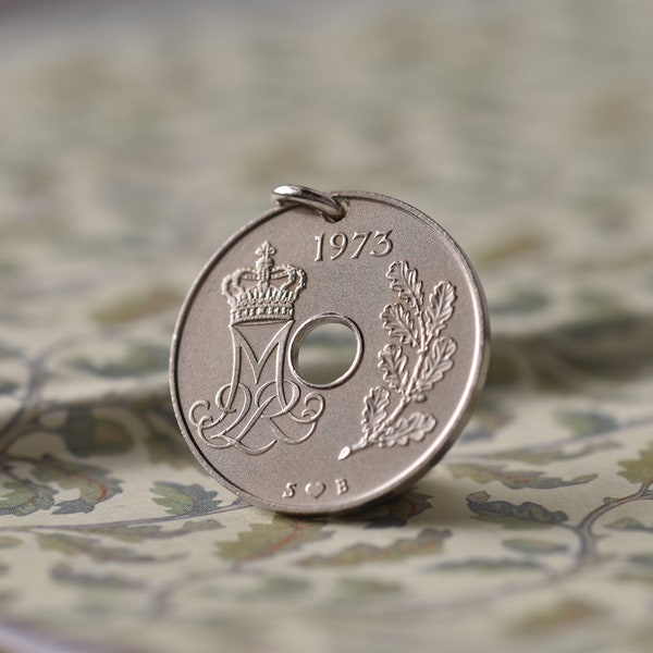 Denmark Coin Necklace. Handmade with a Vintage Danish Coin | 25 Øre, 1973 | Margrethe II | Eco Friendly | Silver Colour | Pendant | Nordic