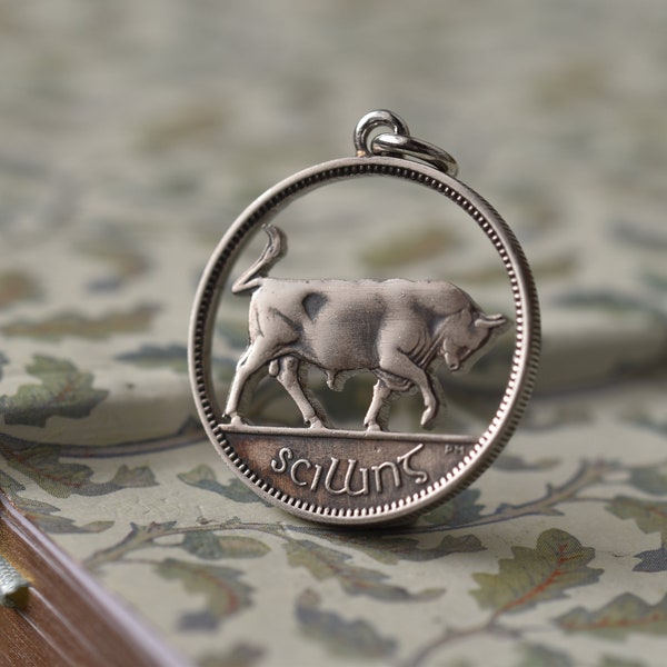 Ireland Cut Coin Necklace. 1 Schilling, 1951-1968. Handmade | Vintage Coin | Bull | Pendant | Éire |  Animal | Nature | Silver Colour