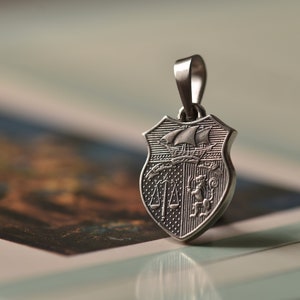 Tunisia Coat of Arms Necklace. Handmade from a Vintage Tunisian Coin | 1 Dinar, 1996-2013 | Silver Colour | Eco Friendly | Arabic | Africa