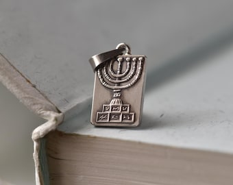 Menorahanger Israël | Handgemaakt met een Israëlische munt | 1 lire | Ketting | Judaïca | Zilverkleur | Chanoekacadeau | Bar mitswa-cadeau